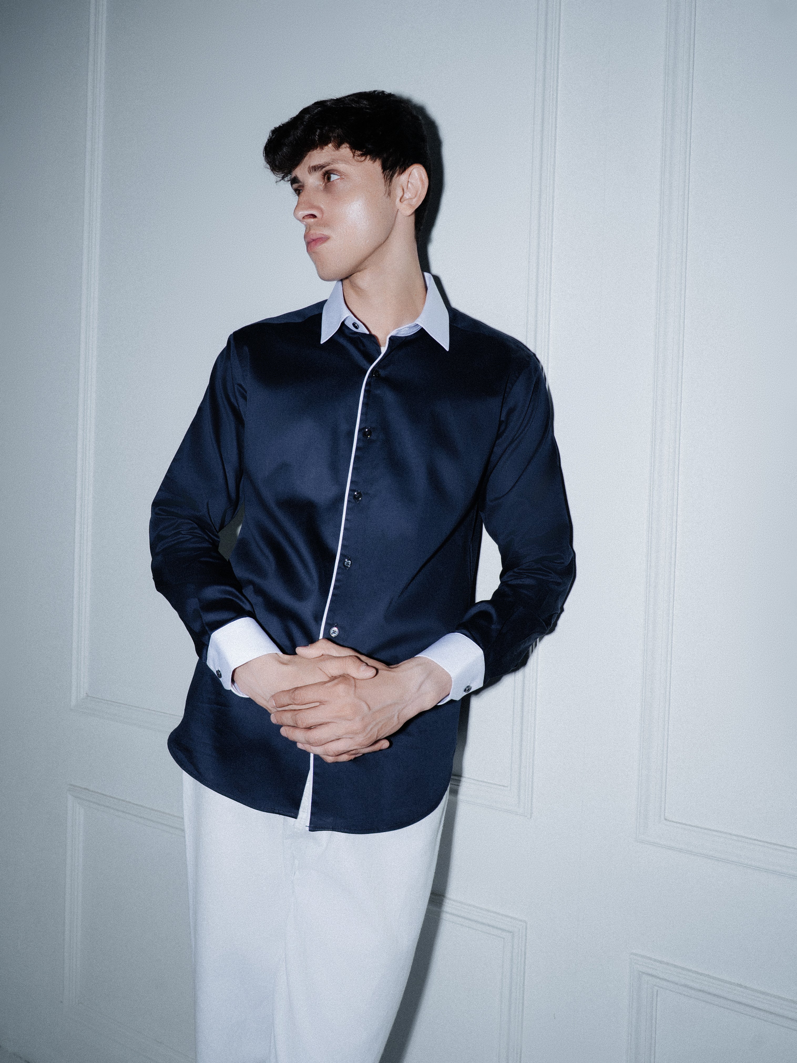 Regent Contrast Shirt - Navy blue & White